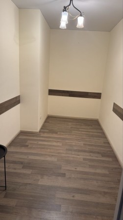 Здам в оренду офіс/маленьке приміщення в салоні - фото 1