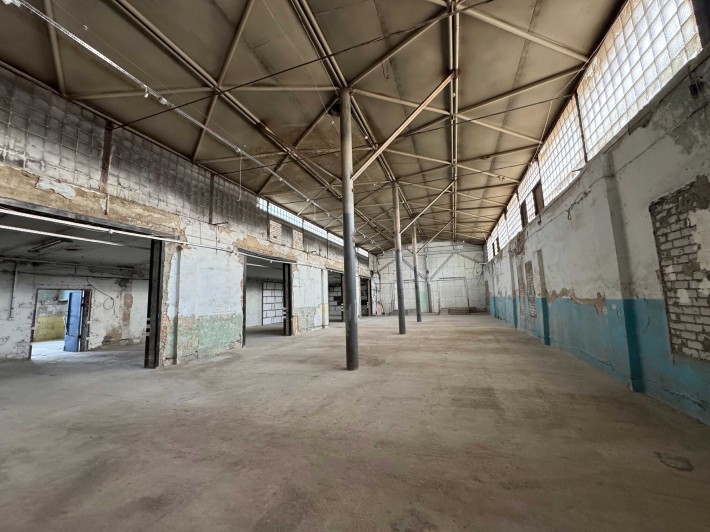 Склад в центральній частині міста - фото 1