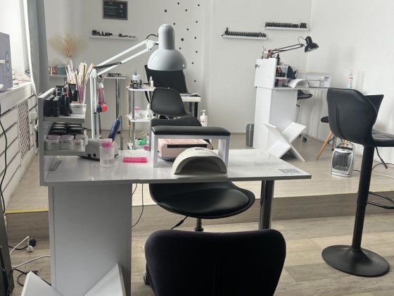 Здам робоче місце для манікюру аренда оренда манікюр Житомир