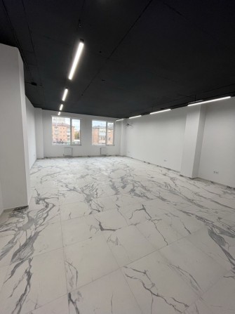 Оренда приміщення в центрі міста - фото 1