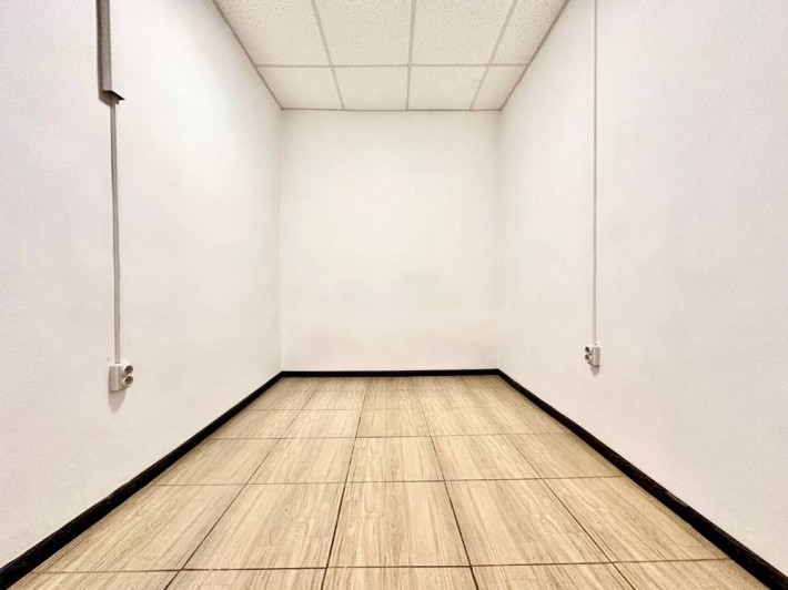 Без % оренда кабінет приміщення офіс 6м2 магазин склад - фото 1