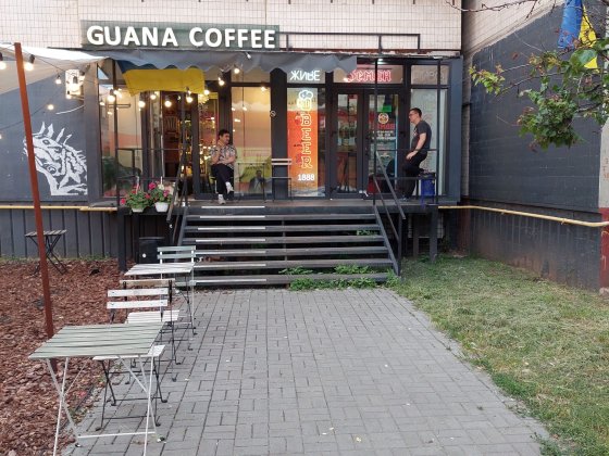 Аренда фасадного комерческого помещения 24 м². Ул.Вишняковская 12.