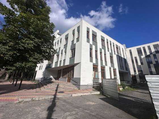 Оренда офісного приміщення з терасою 1200м Винница