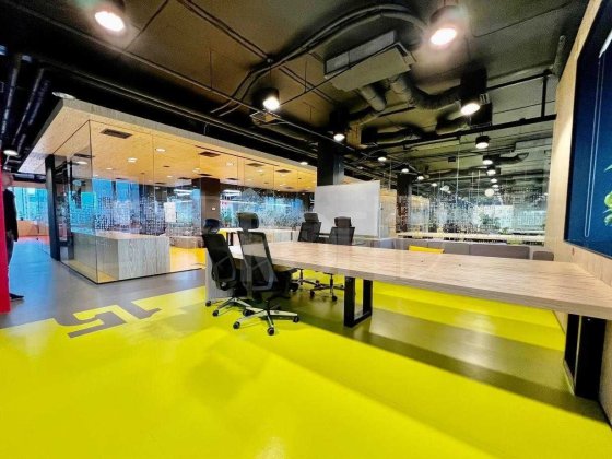 Дизайнерский LOFT с мебелью есть Генератор (1000 м2) Київ