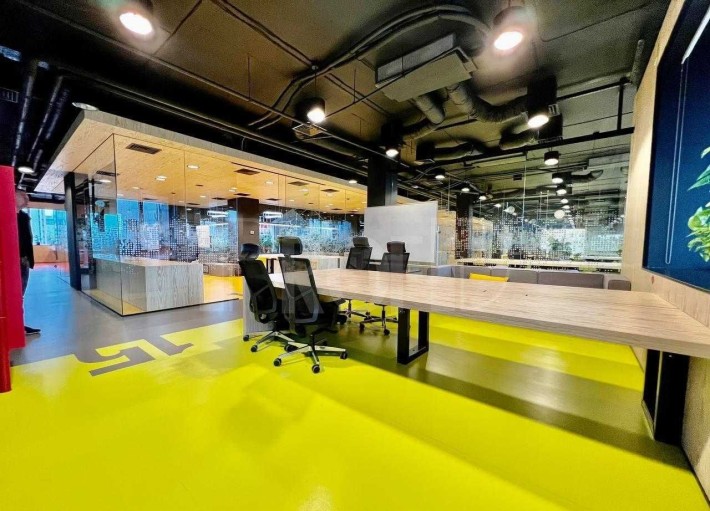 Дизайнерский LOFT с мебелью есть Генератор (1000 м2) - фото 1