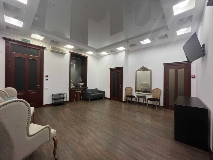 Оренда ФАСАДНОГО  приміщення 140 м., окремий вхід, Саксаганського13/42 - фото 1