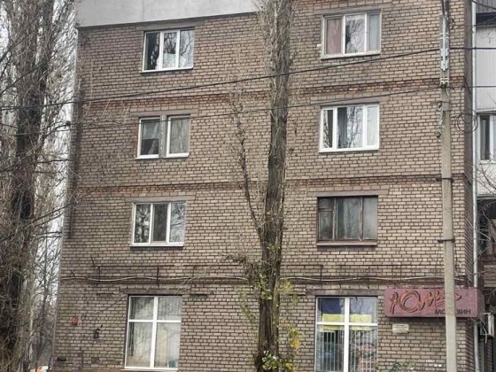 оренда 100кв.м. низька конкуренція, щільна забудова.