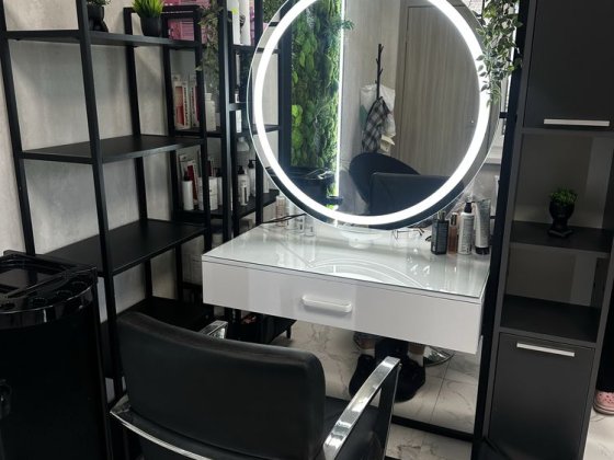 Аренда робочего места колориста , визажист , парекхмахер