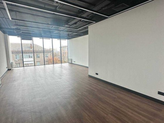 невеликі офіси в центрі міста, є з чого вибрати