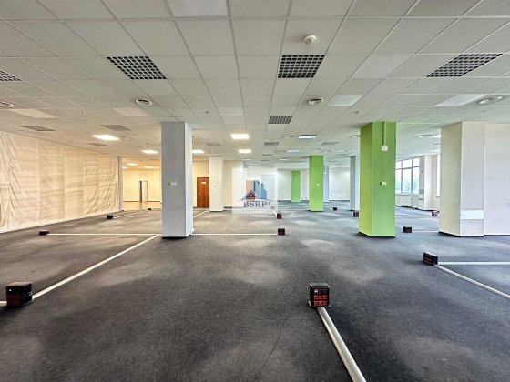 Олімпійська Оренда офісу 2200м2 в БЦ з Генератором. вул.Короленківська Київ