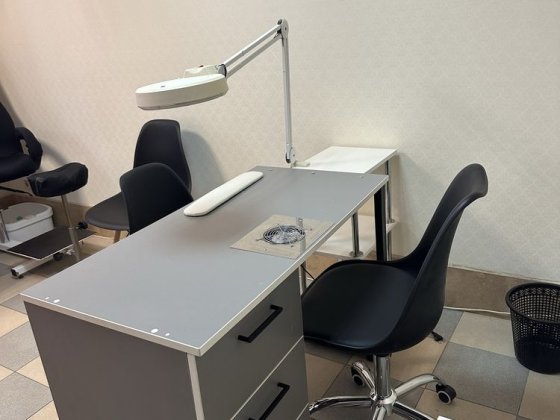 Аренда мастеру маникюра Коммунар Парус