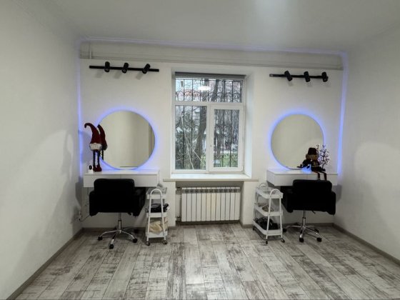 Здам місце для майстра кератину