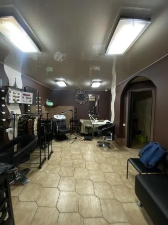 Сдам Парикмахерскую Центр! (Дк "Орбита)" С 12.01 - фото 1