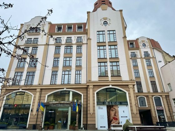 ОФіс в БЦ 900 (м2) на вул. Гнатюка Львів