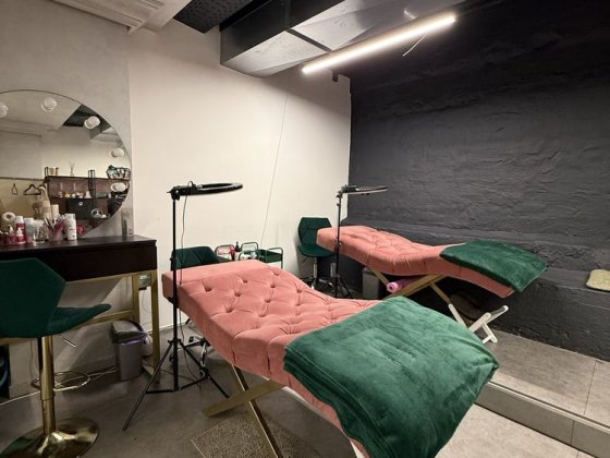 Оренда робочого місця кушетка, візажний стіл Днепр