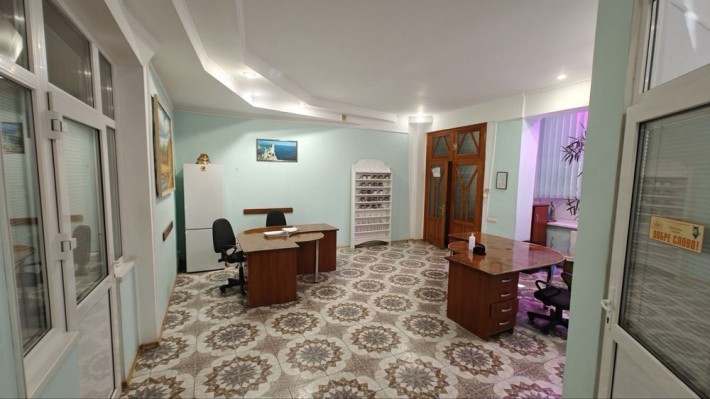 Оренда під офіс, салон, магазин, школа. Площа 147 кв. М - фото 1