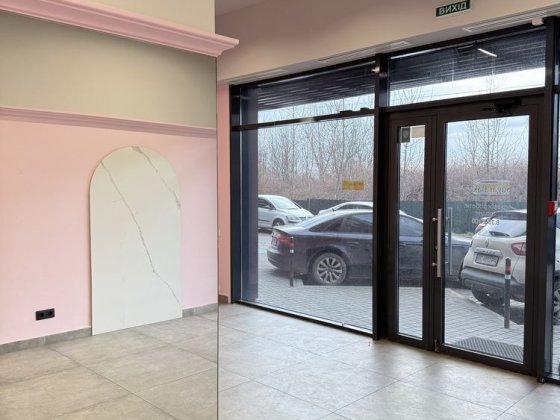 Оренда фасадного комерційного приміщення у ЖК Місто Трав Львів