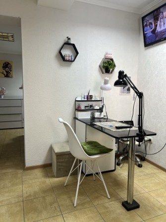 Оренда робочрго місця для майста манікюру - фото 1