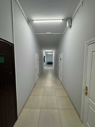 Оренда офісу 36 кв.м у ТЦ Шувар - фото 1