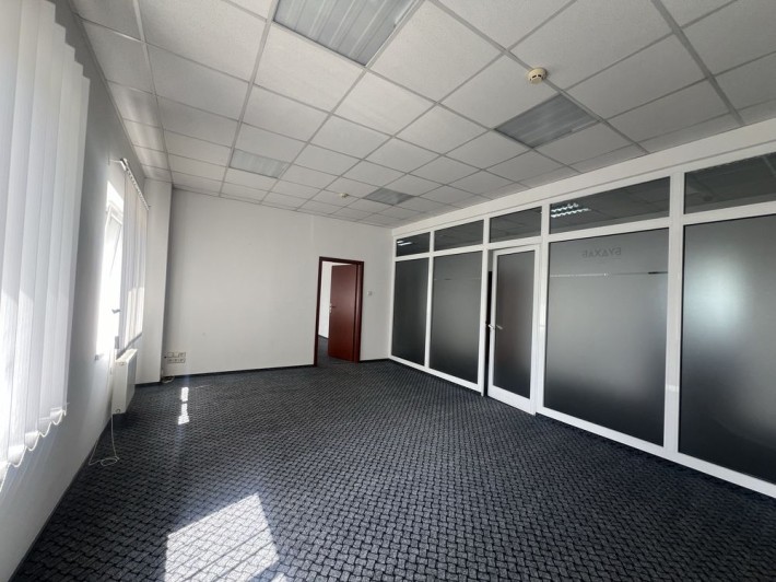 Оренда! офісні приміщення 200 м.кв ! вул.Зелена - фото 1