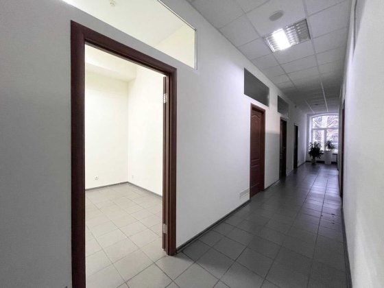 Сдам офис в центре города общей пл.11 кв.м , 3550 грн.