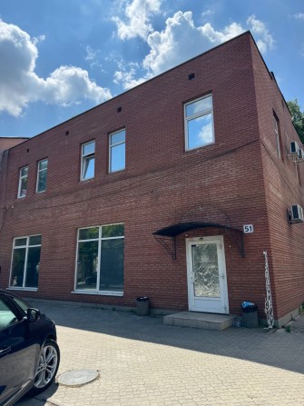 Здам в оренду приміщення ( модна під автосалон ) - фото 1