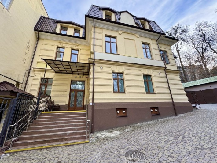 Окремо Стояча Будівля 1 100 (м2) в ЦЕНТРІ - фото 1