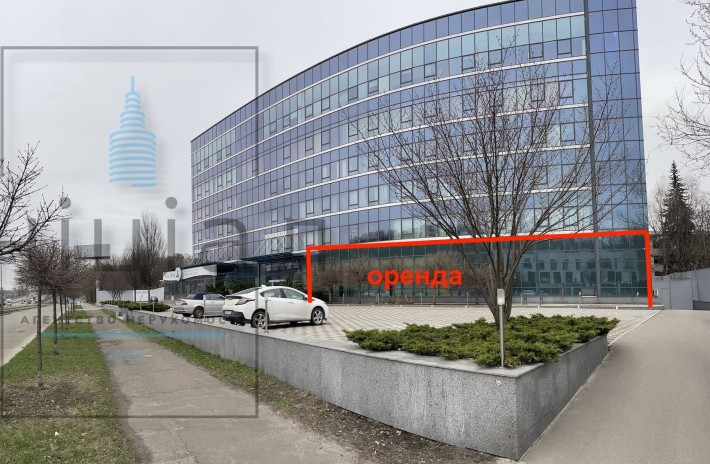 Оренда фасадного приміщення  1-го поверху в Бізнес Центрі з парковкою - фото 1