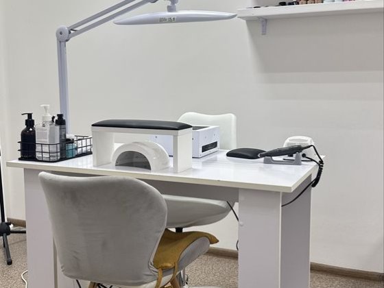 Оренда стола для майстра манікюру Кропивницкий