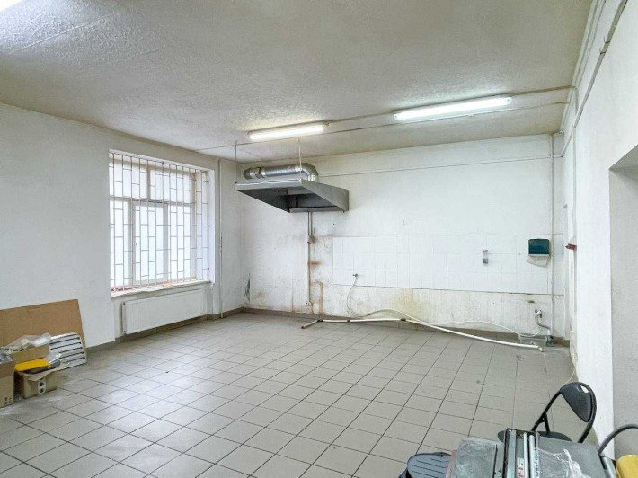 Оренда приміщення кухні на вул. Володимира Великого, 1. - фото 1