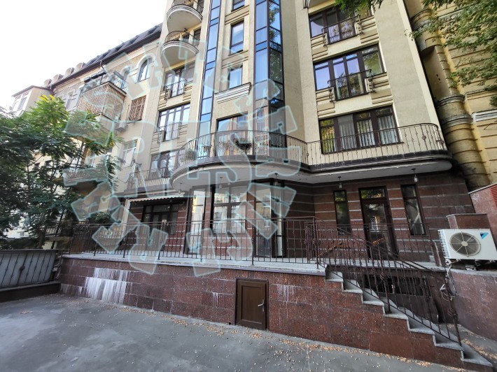 Без% Фасадне приміщення 229 м. 1-й поверх, ЦЕНТР Бессарабка Хрещатик - фото 1