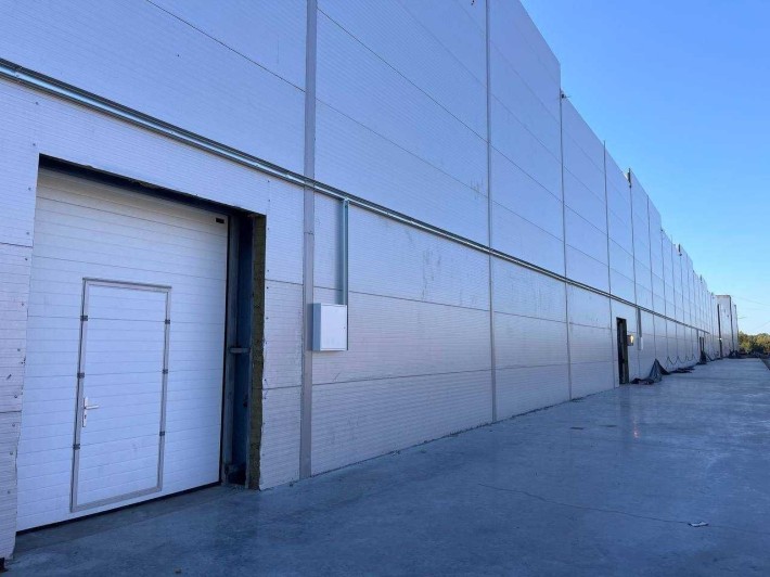 Сдам склады от 1152 м2 до 10000 м2 на Правом берегу - фото 1