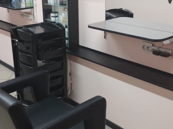 Сдам в аренду оборудованное .место мастеру парикмахеру