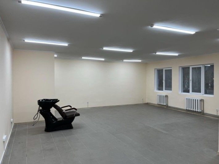 Оренда комерційного, нежитлового приміщення вул. Героїв України - фото 1