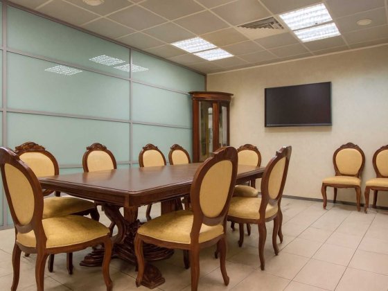 Бульвар Тараса Шевченка, 33, · БЦ "Європа Плаза", метро "Університет" Київ