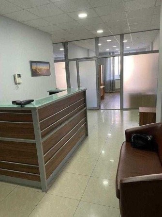 Оренда приміщення меблі,Центр Коновальця 32Г метро Печерська - фото 1