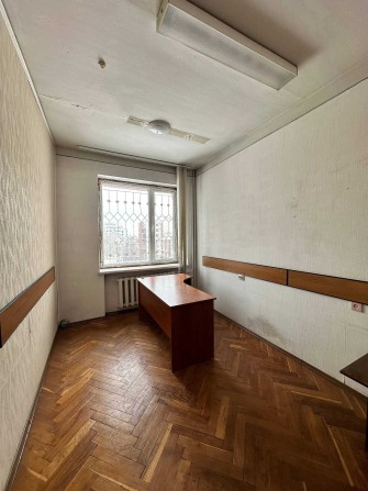 ОРЕНДА офісу площею 13,8 м² в готелі Гетьман, Володимира Великого 50 - фото 1