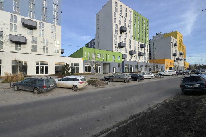 комерційне приміщення з ремонтом|370кв.м|жк»Ріел Сіті» - фото 1