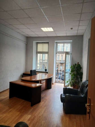 Оренда приміщення - офісу м. Львів, вул. Ів. Франка - фото 1