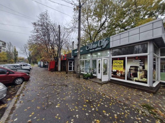 Здається приміщення на Правому березі