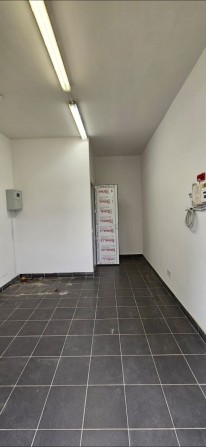 Оренда фасадного комерційного приміщення- 15 кв. м. з ремонтом. Район - фото 1