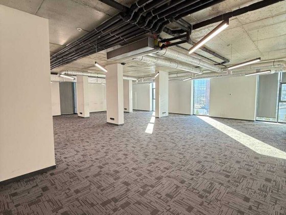 Оренда офісів на вул. Героїв УПА, Франківський район, 1200м2 Львов