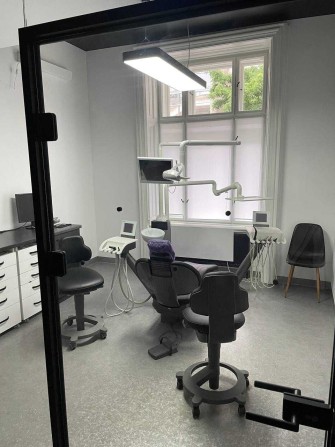 Стоматологічне крісло, кабінет. - фото 1