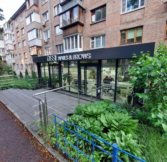 Аренда коммерческого фасадного помещения 54 м²ул.Неманская 2  Печерск! - фото 1