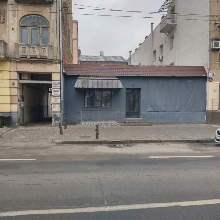Оренда фасадного комерційного приміщення по вул. Зелена 20 - фото 1