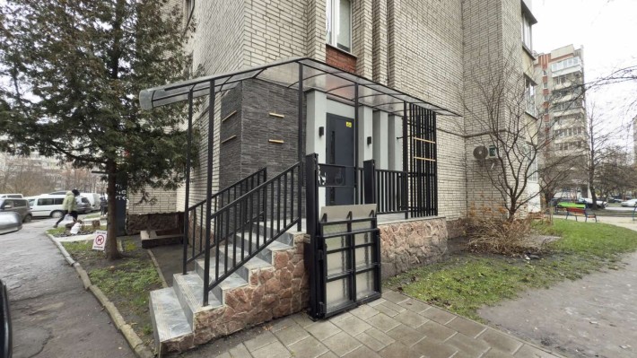 Пропоную в оренду комерційне приміщення по вул Панча р-н Герольду. - фото 1