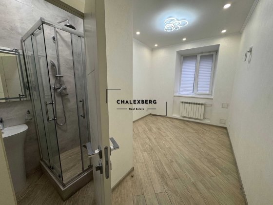 Оренда приміщення під офіс,масаж,студію, Дарвіна 10, Хрещатик,1 поверх Київ