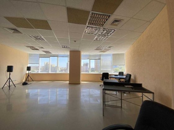 Здам офіс у центрі міста, 96 м².