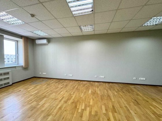 Не вимикають світло! Офіс 37 м2 біля Unit city, Юрія Іллєнка 83д