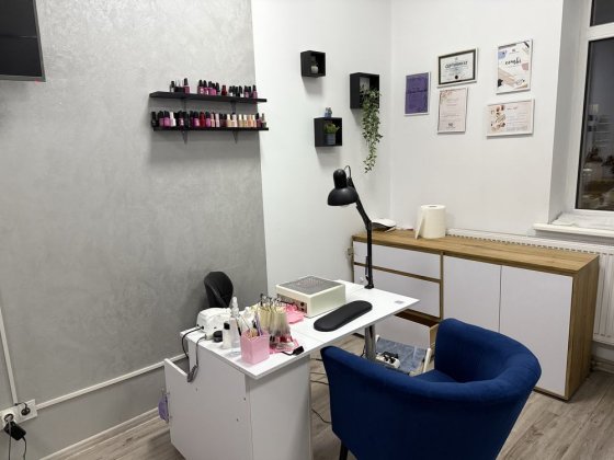 Місце для майстра манікюру Львів